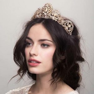 Soehannahall-article-wedding-hairdo-crown
