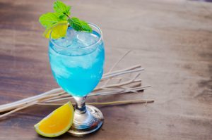 Soehannahall-article-wedding-koktil-hawaiian-blue