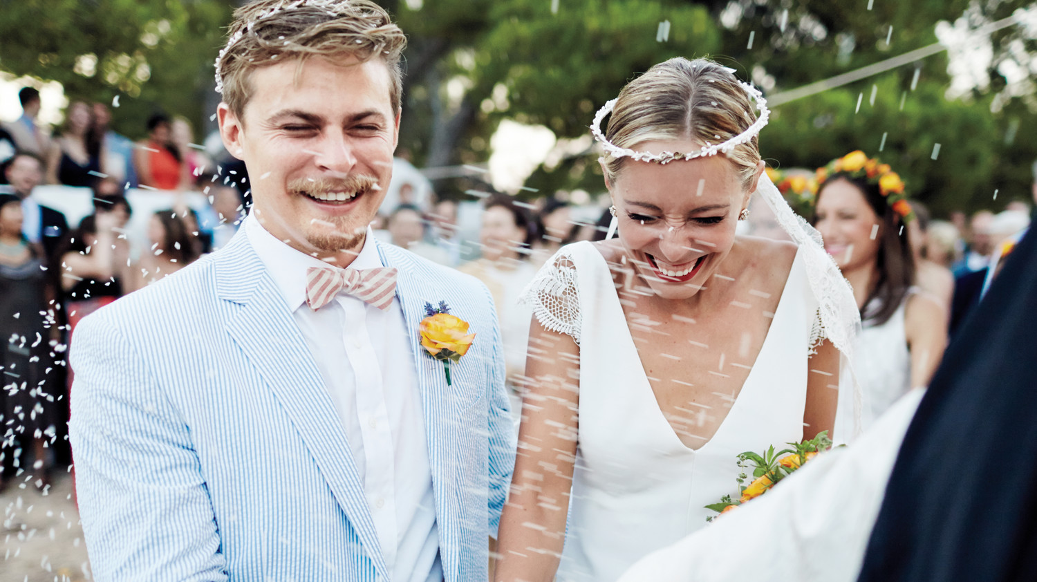 Soehannahall-article-wedding-melempar-beras