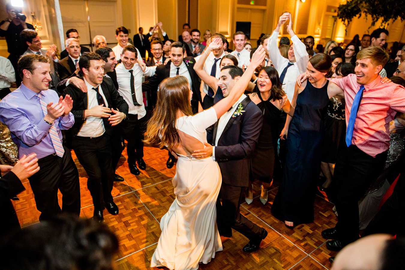 Tips Menggelar Afer Party di Pernikahan Anda Soehanna Hall