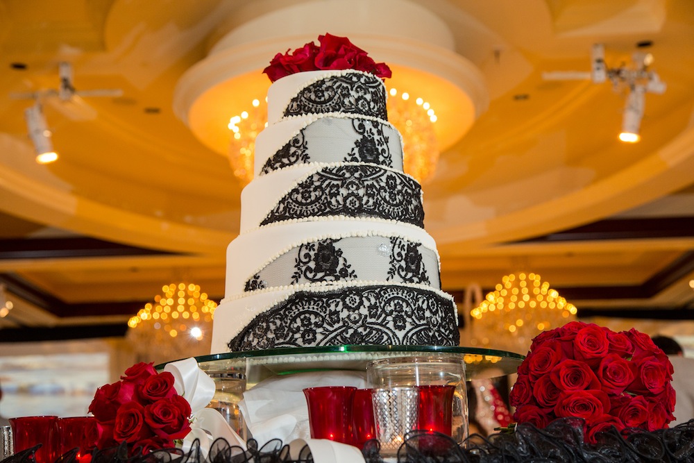 http://www.soehannahall.com/wp-content/uploads/2018/05/Soehannahall-wedding-article-kue-pengantin.jpg