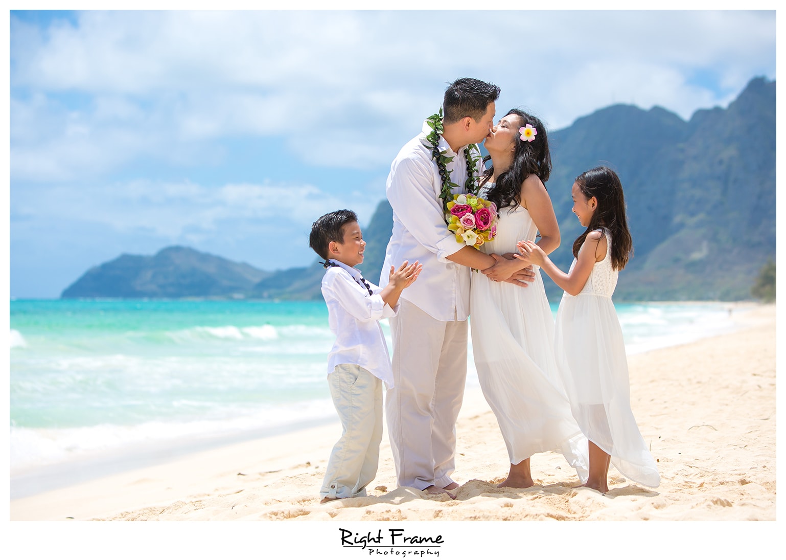 http://www.soehannahall.com/wp-content/uploads/2018/05/Soehannahall-wedding-article-vow-renewal.jpg